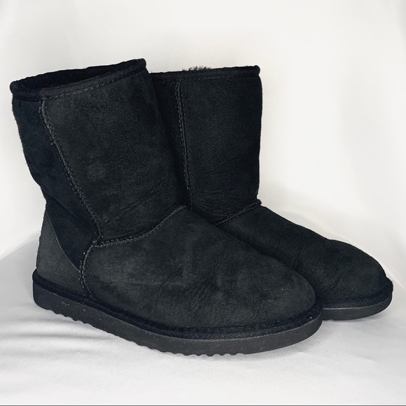 UGG Australia Classic Short Black Boot - Picture 3 of 9